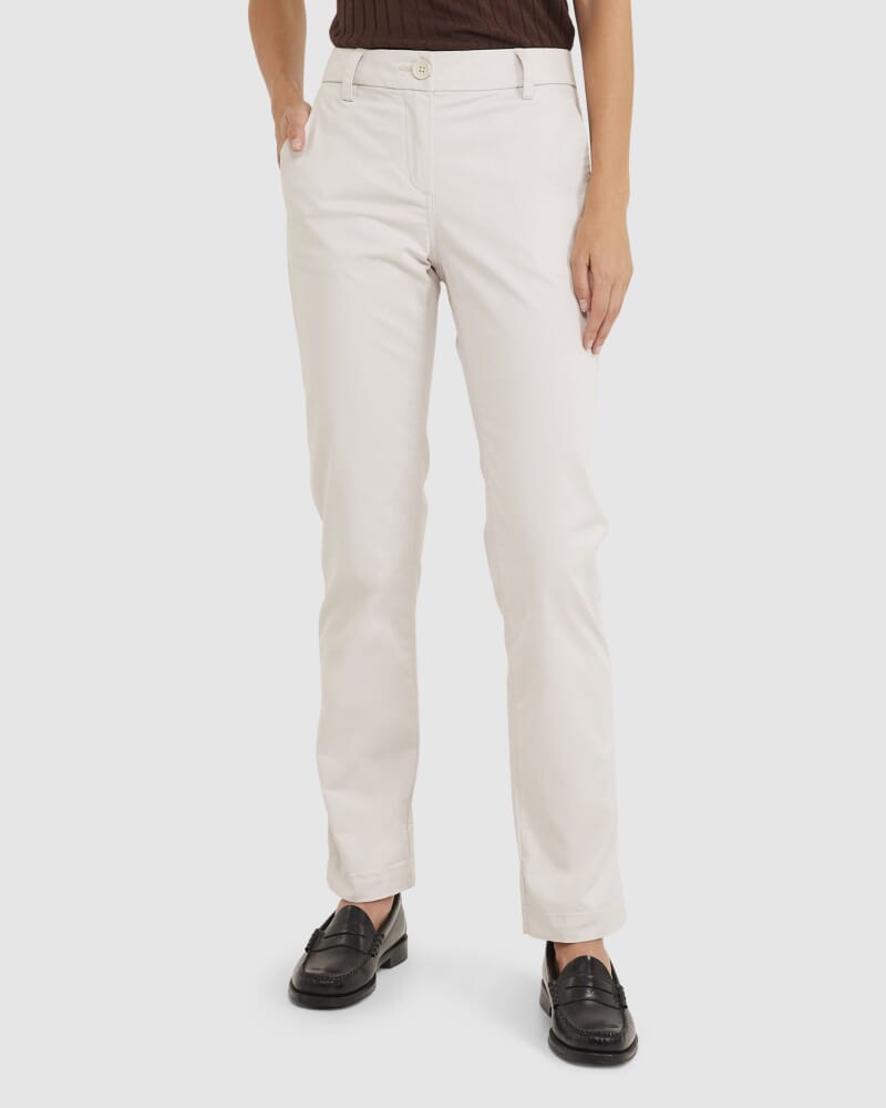 Laura Relaxed Chino in BONE
