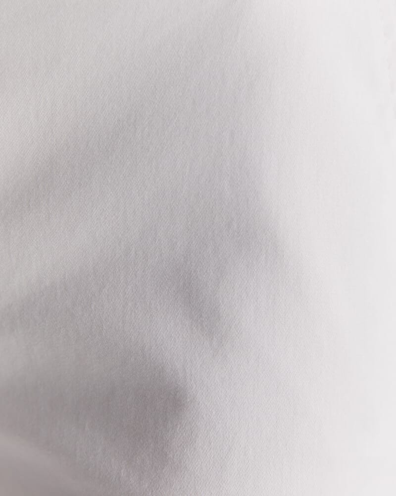 Laura Chino Short in BONE