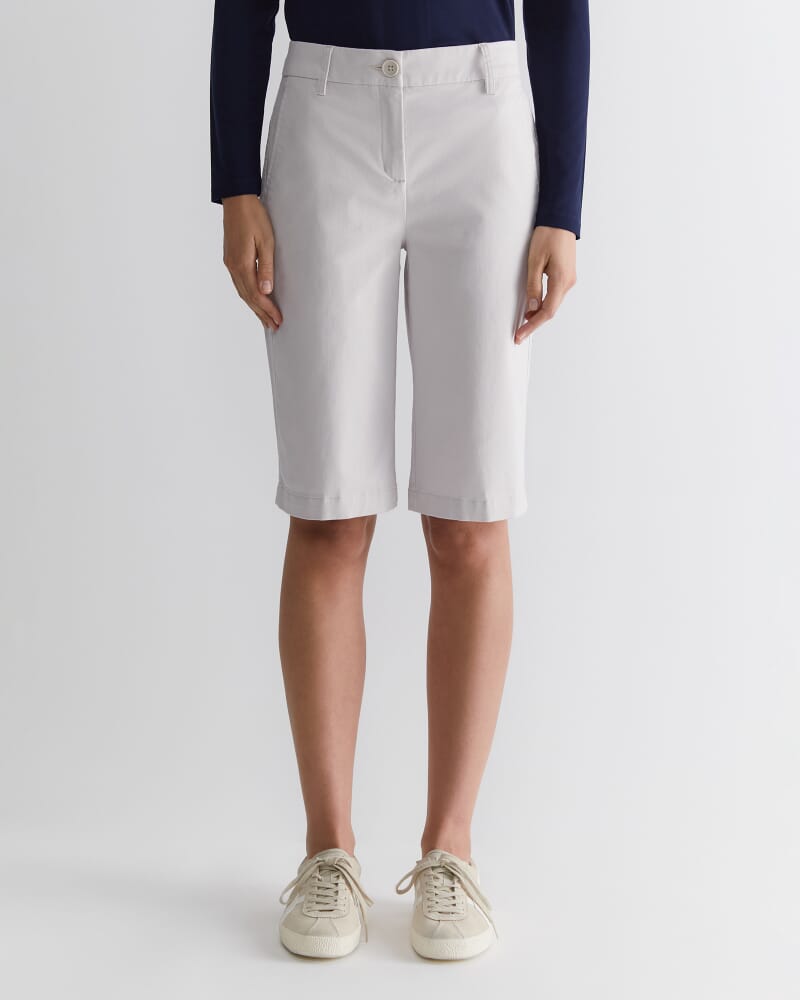 Laura Chino Short in BONE