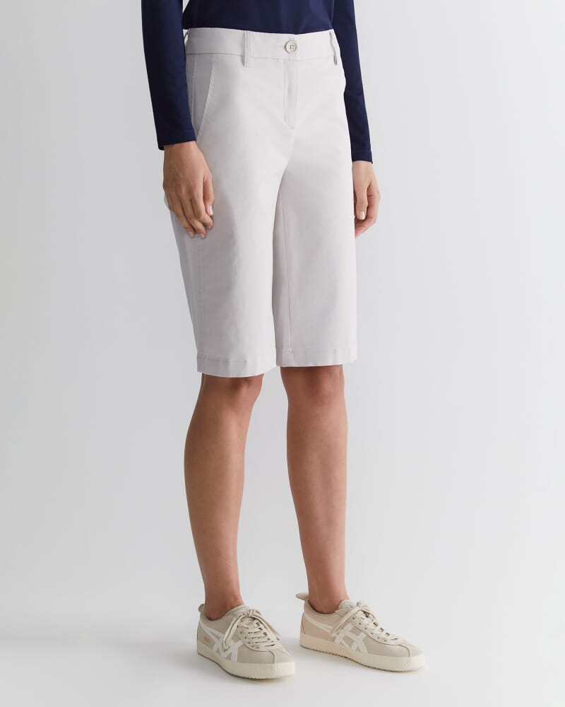 Laura Chino Short in BONE