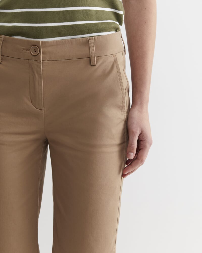 Laura Chino Short in TAN