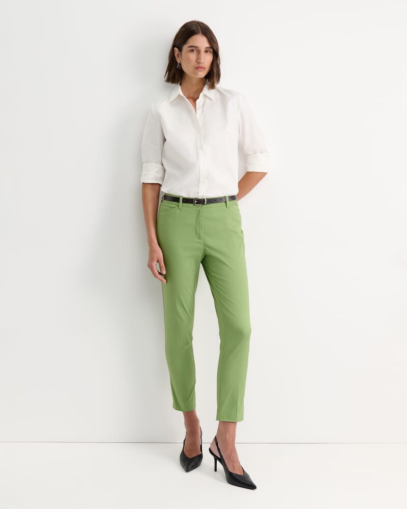 Evie Capri Pant in AVOCADO