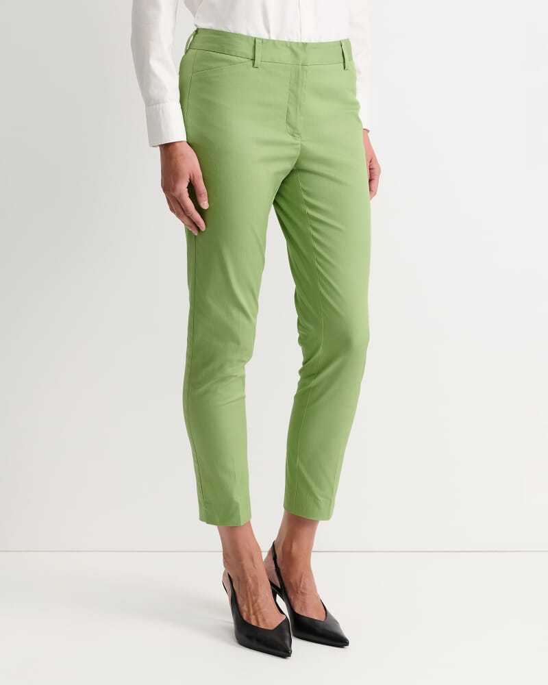 Evie Capri Pant in AVOCADO
