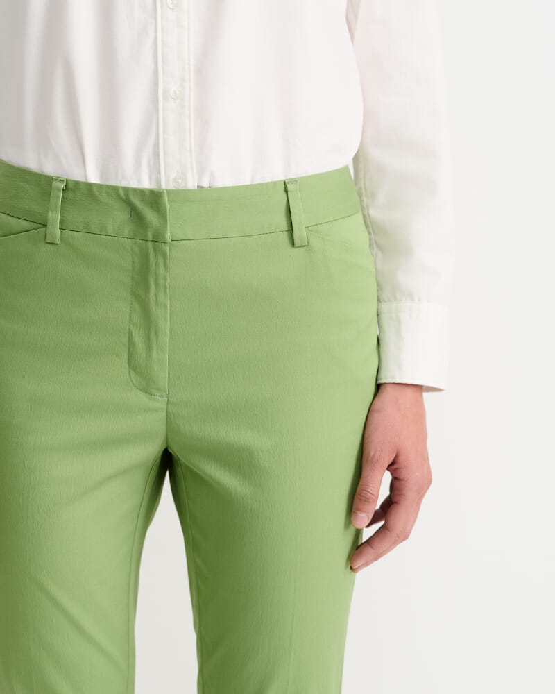 Evie Capri Pant in AVOCADO