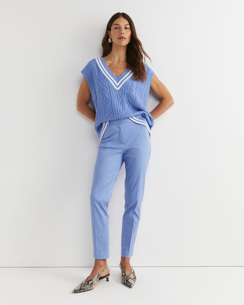 Evie Capri Pant in BELLE BLUE