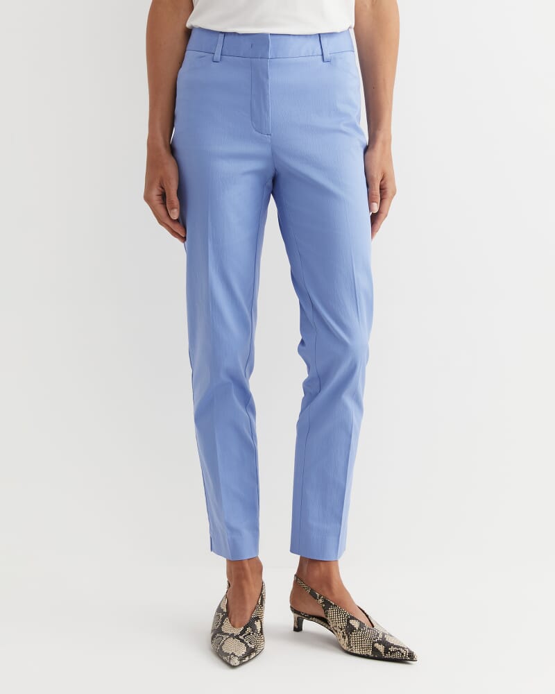 Evie Capri Pant in BELLE BLUE
