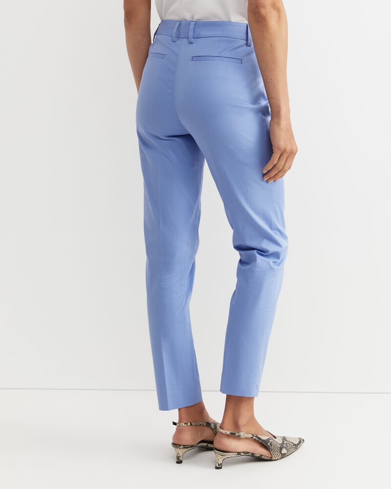 Evie Capri Pant in BELLE BLUE