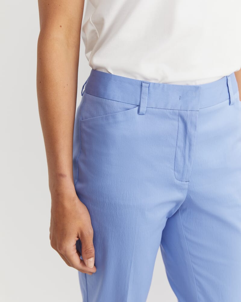 Evie Capri Pant in BELLE BLUE