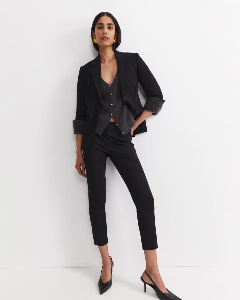 Evie Capri Pant in BLACK