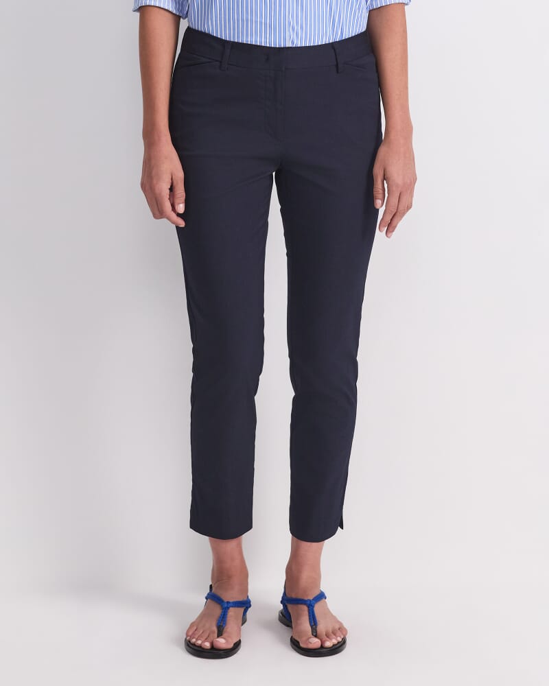 Evie Capri Pant in CLASSIC NAVY