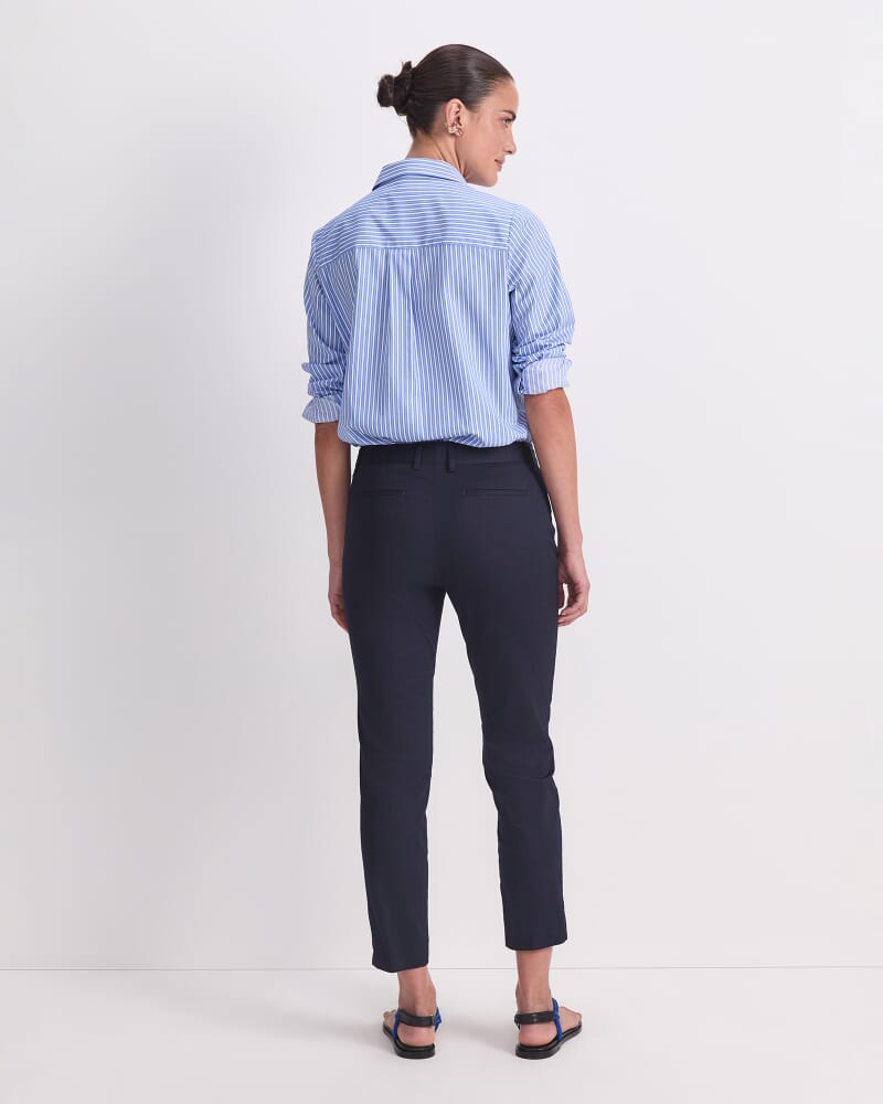 Evie Capri Pant in CLASSIC NAVY