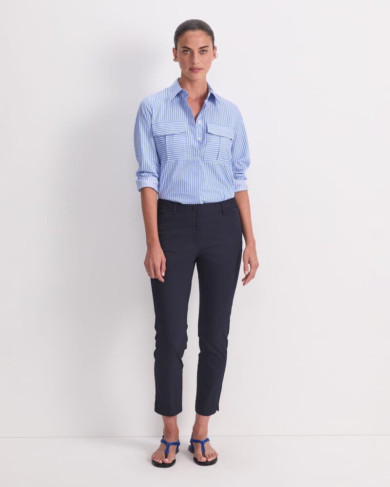 Evie Capri Pant in CLASSIC NAVY