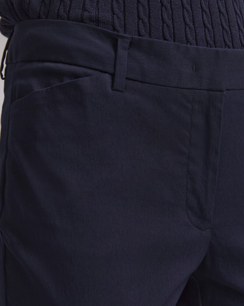 Evie Capri Pant in CLASSIC NAVY