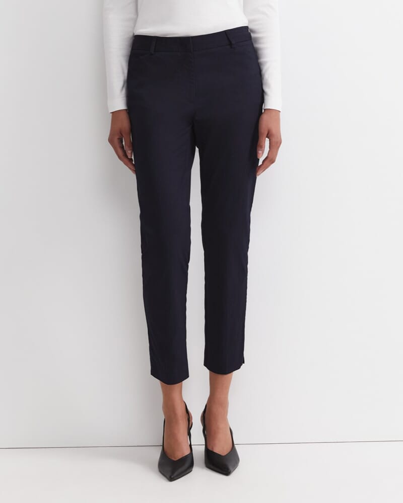 Evie Capri Pant in CLASSIC NAVY