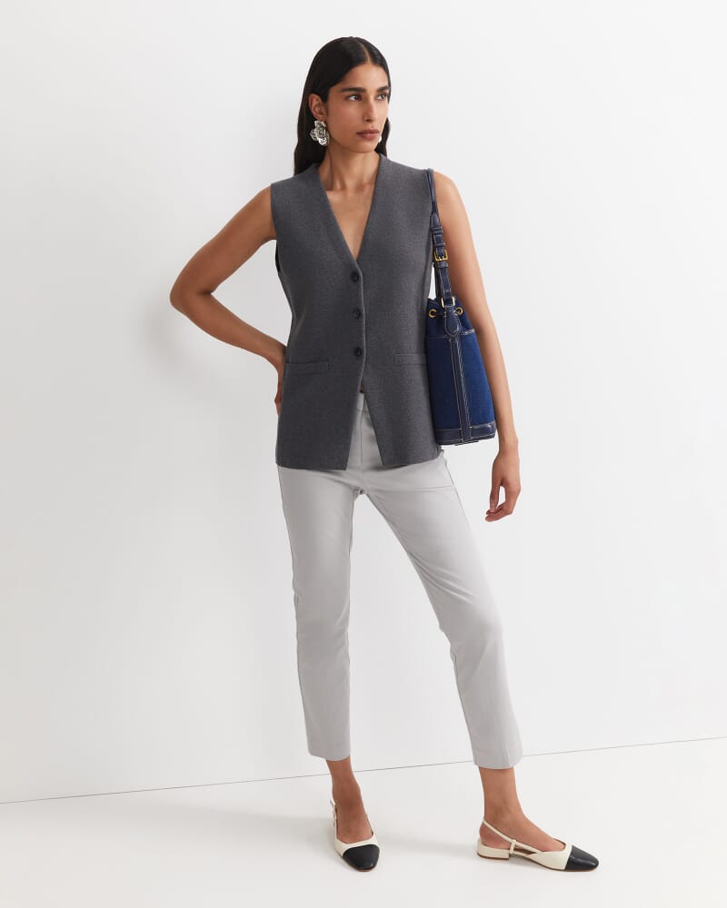 Evie Capri Pant in SILVER