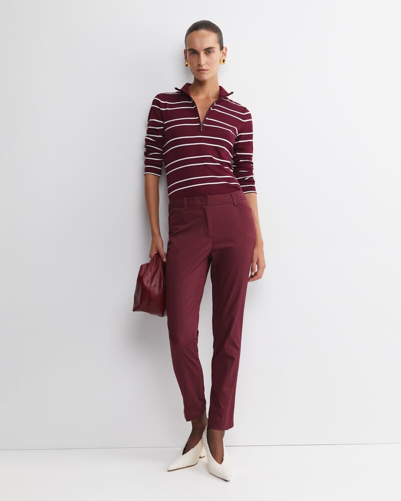 Evie Capri Pant in WINE