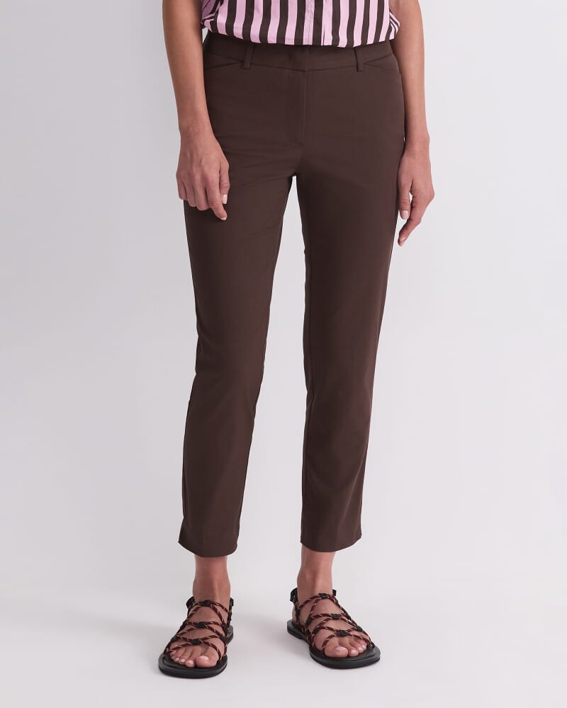 Evie Capri Pant in CHOCOLATE