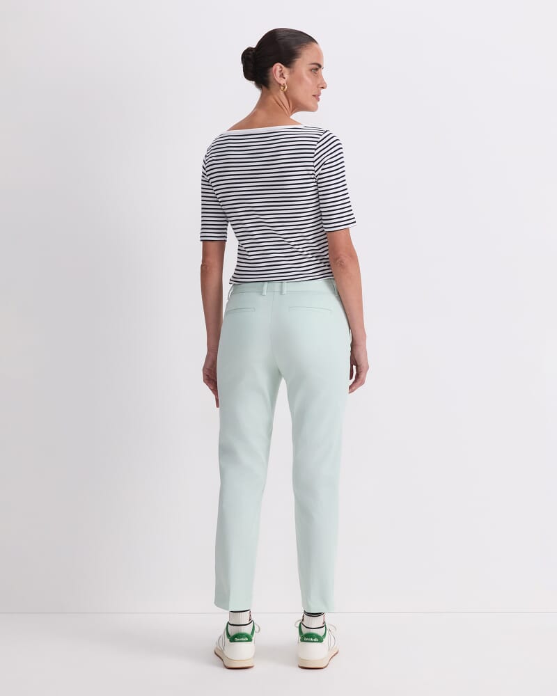 Evie Capri Pant in MINT
