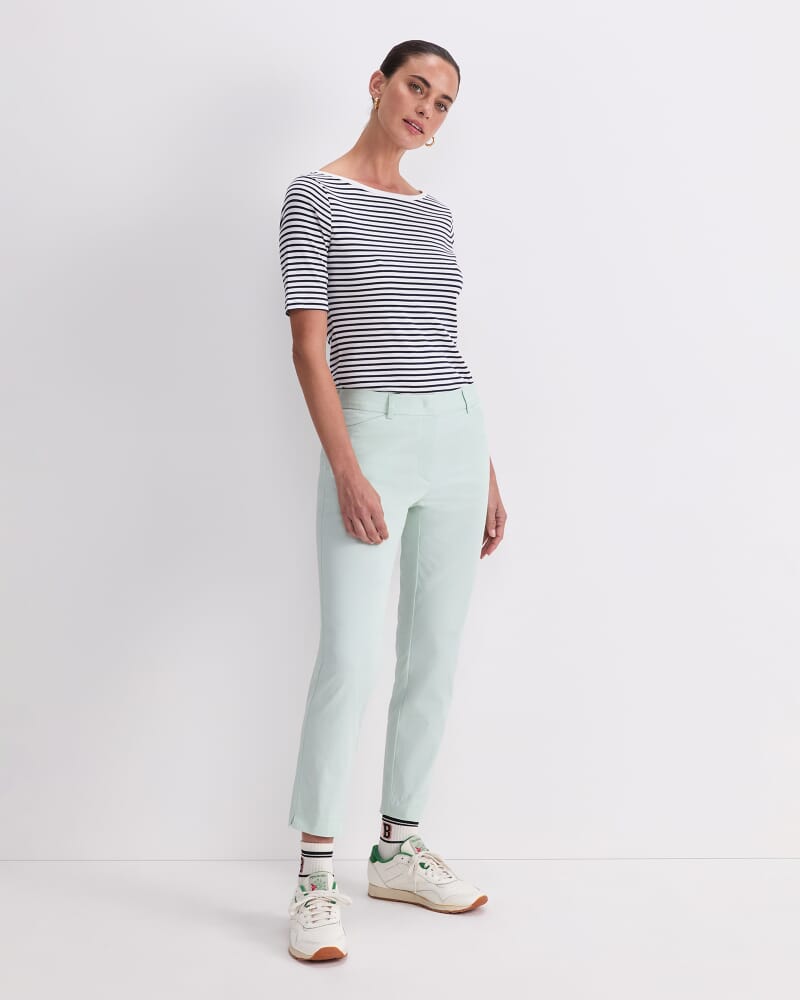 Evie Capri Pant in MINT