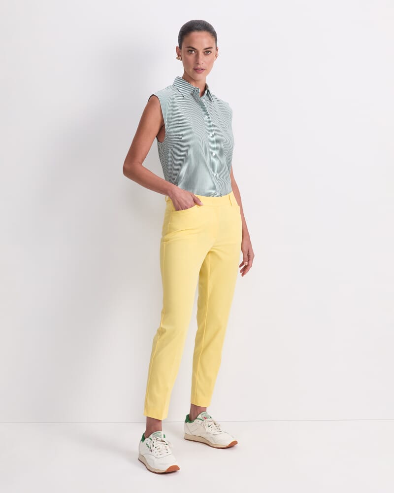 Evie Capri Pant in BUTTER