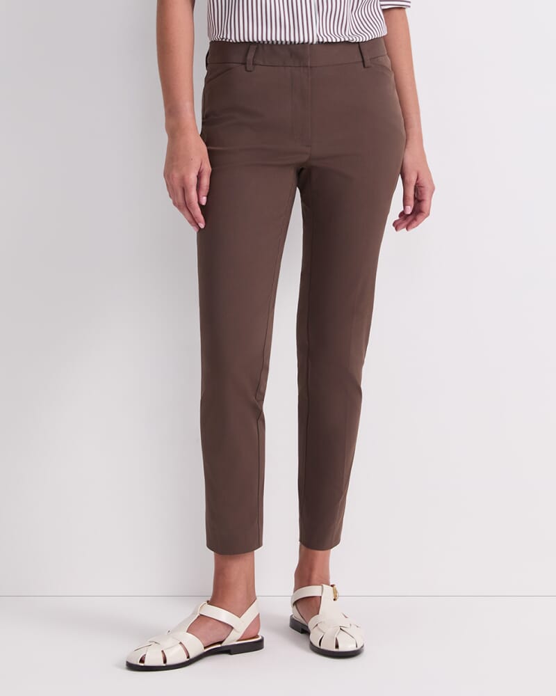 Evie Capri Pant in BITTER CHOCOLATE