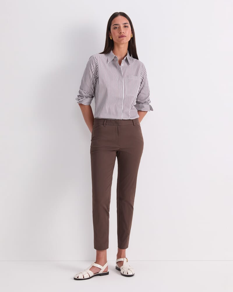 Evie Capri Pant in BITTER CHOCOLATE