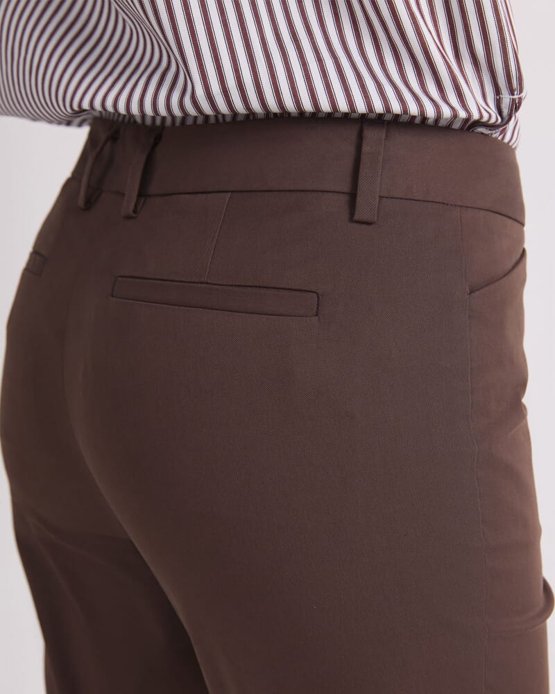 Evie Capri Pant in BITTER CHOCOLATE