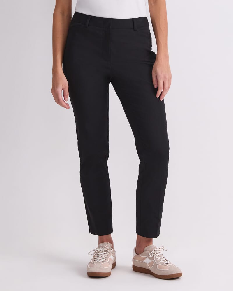 Evie Capri Pant in BLACK