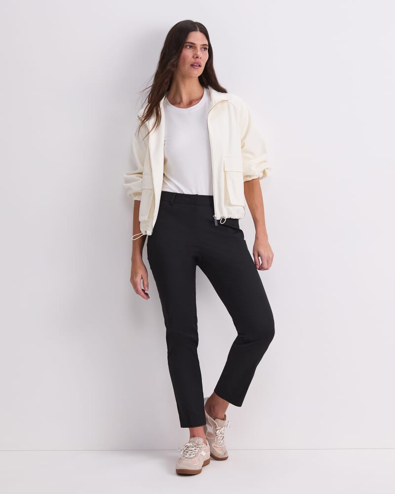 Evie Capri Pant in BLACK