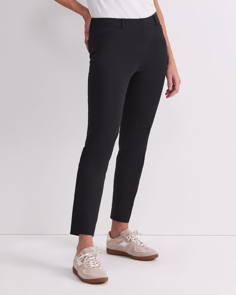 Evie Capri Pant in BLACK