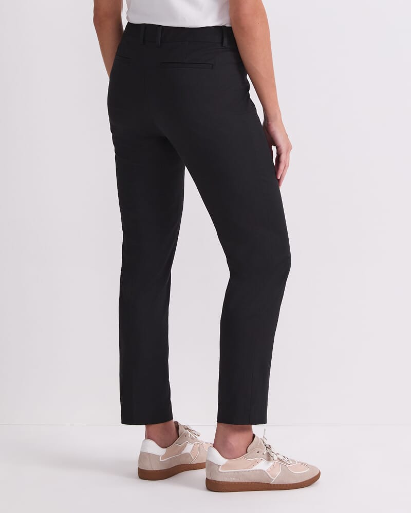 Evie Capri Pant in BLACK