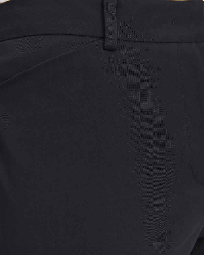 Evie Capri Pant in BLACK