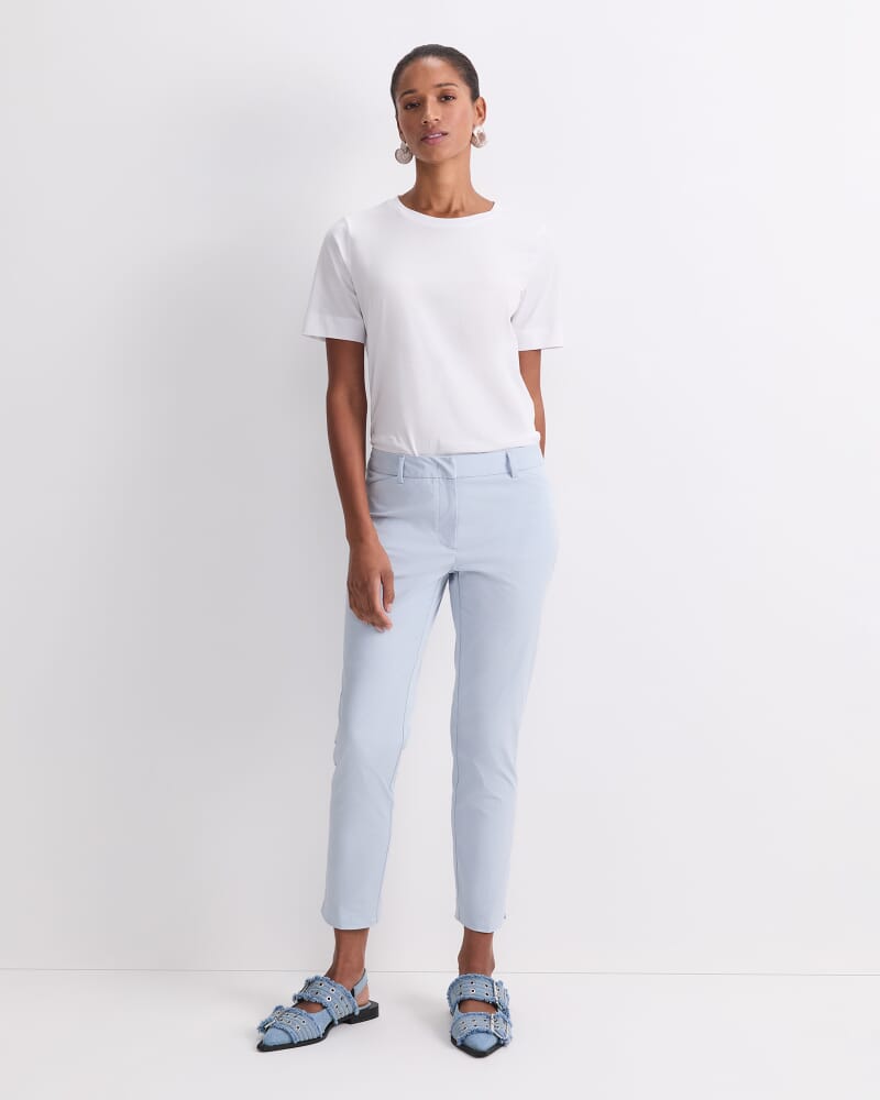 Evie Capri Pant in BLUE MIST