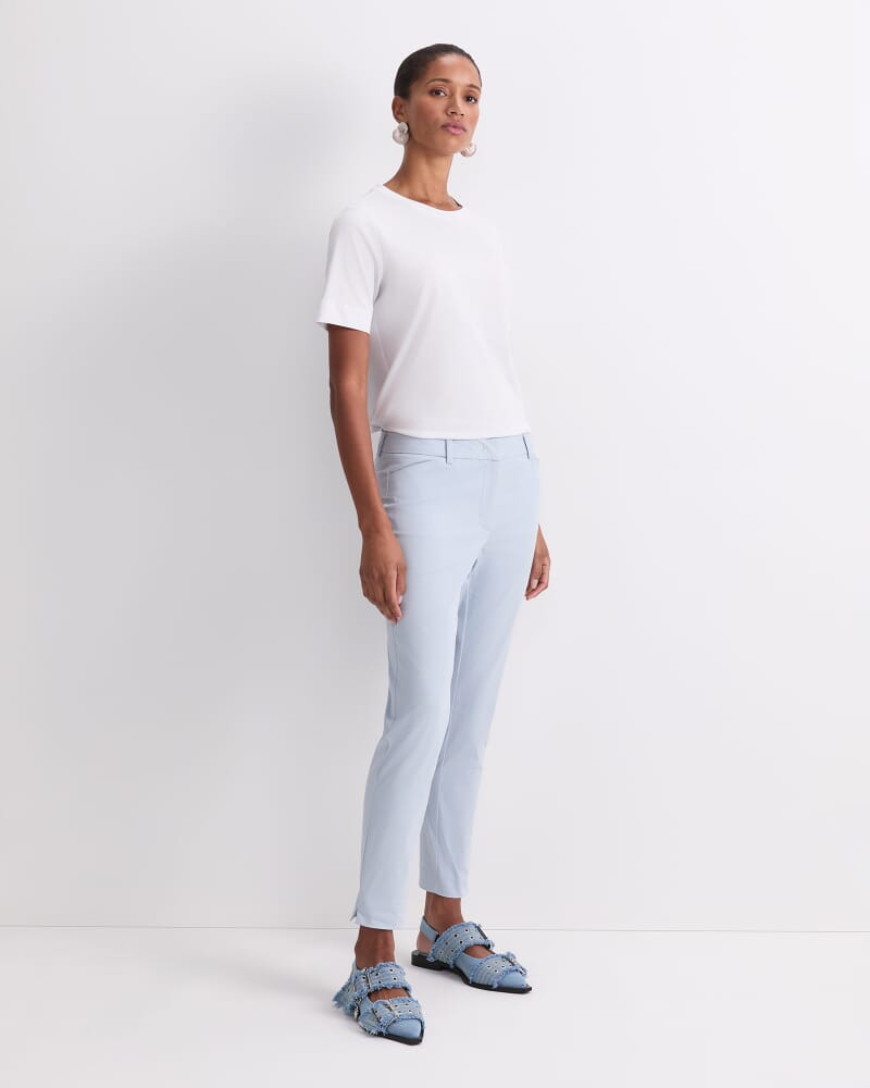 Evie Capri Pant in BLUE MIST