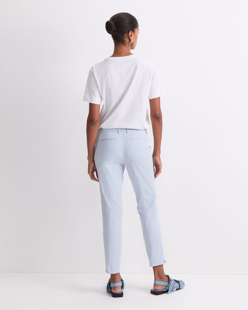 Evie Capri Pant in BLUE MIST