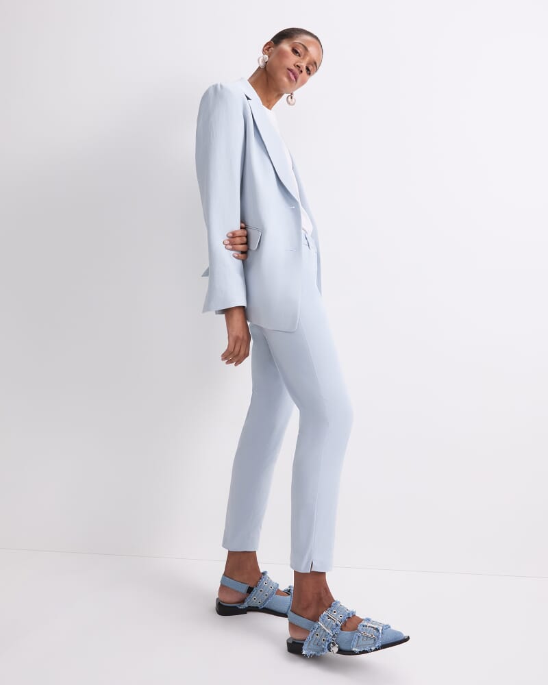 Evie Capri Pant in BLUE MIST