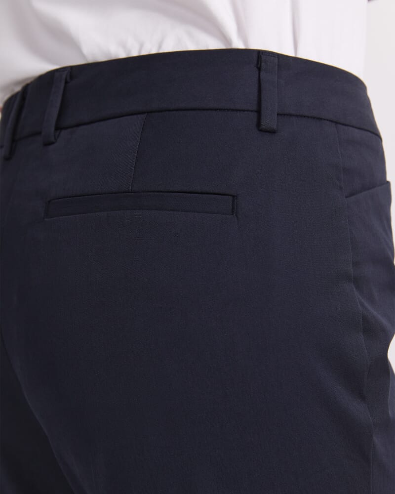 Evie Capri Pant in CLASSIC NAVY