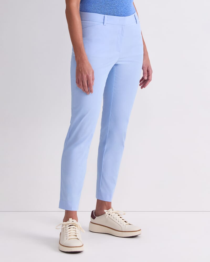 Evie Capri Pant in PALE BLUE