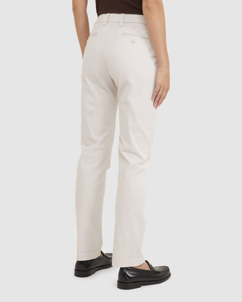 Laura Relaxed Chino in BONE