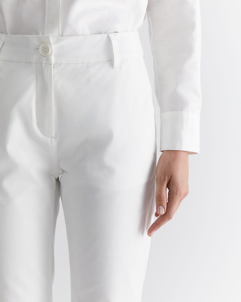 Laura Relaxed Chino in WHITE
