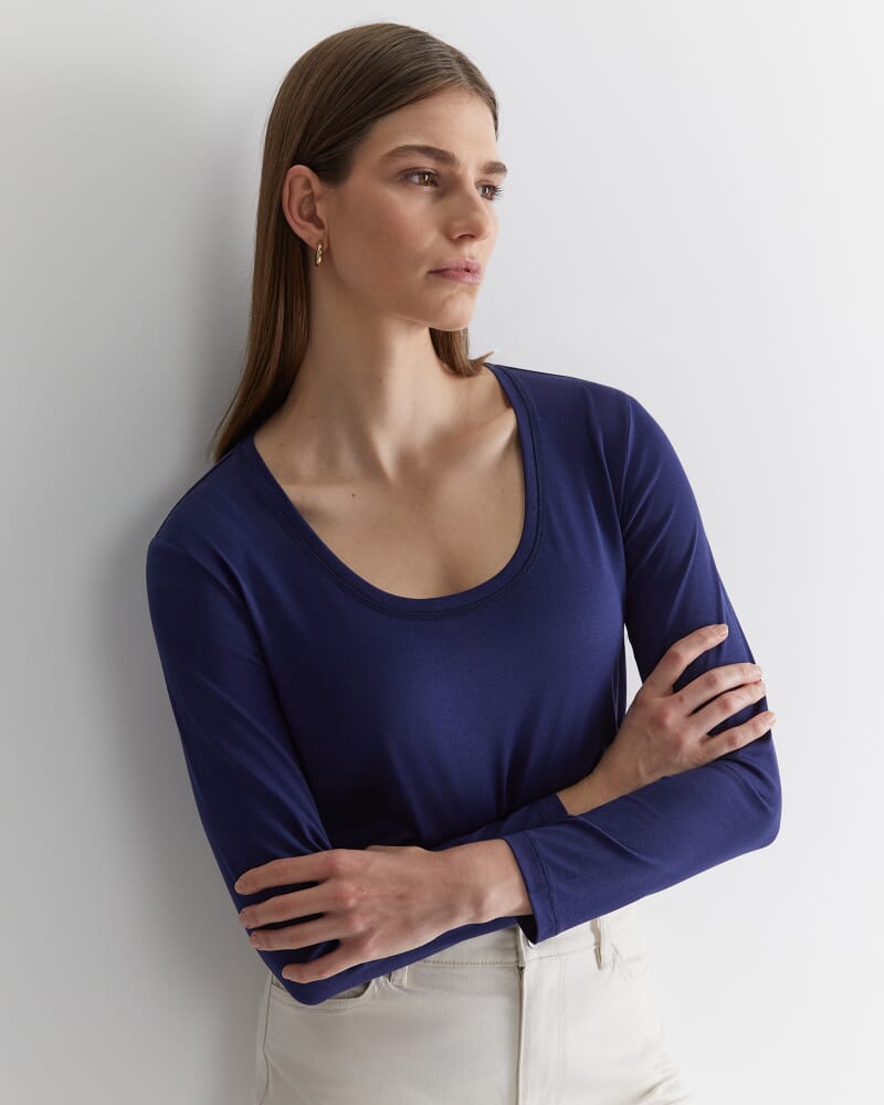 Lola Long Sleeve Tee in NAVY
