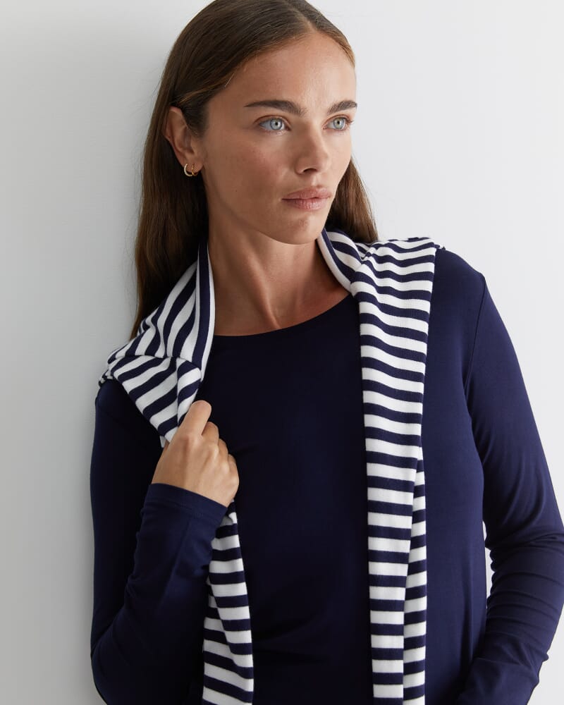 Magic Long Sleeve Tee in NAVY