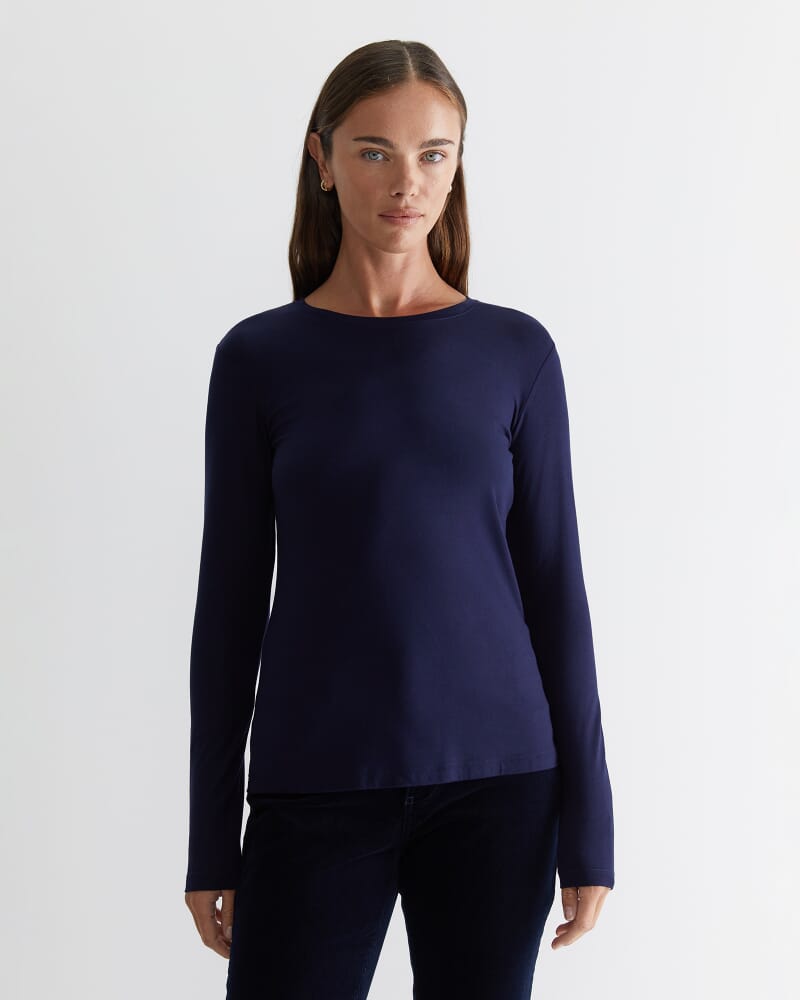 Magic Long Sleeve Tee in NAVY
