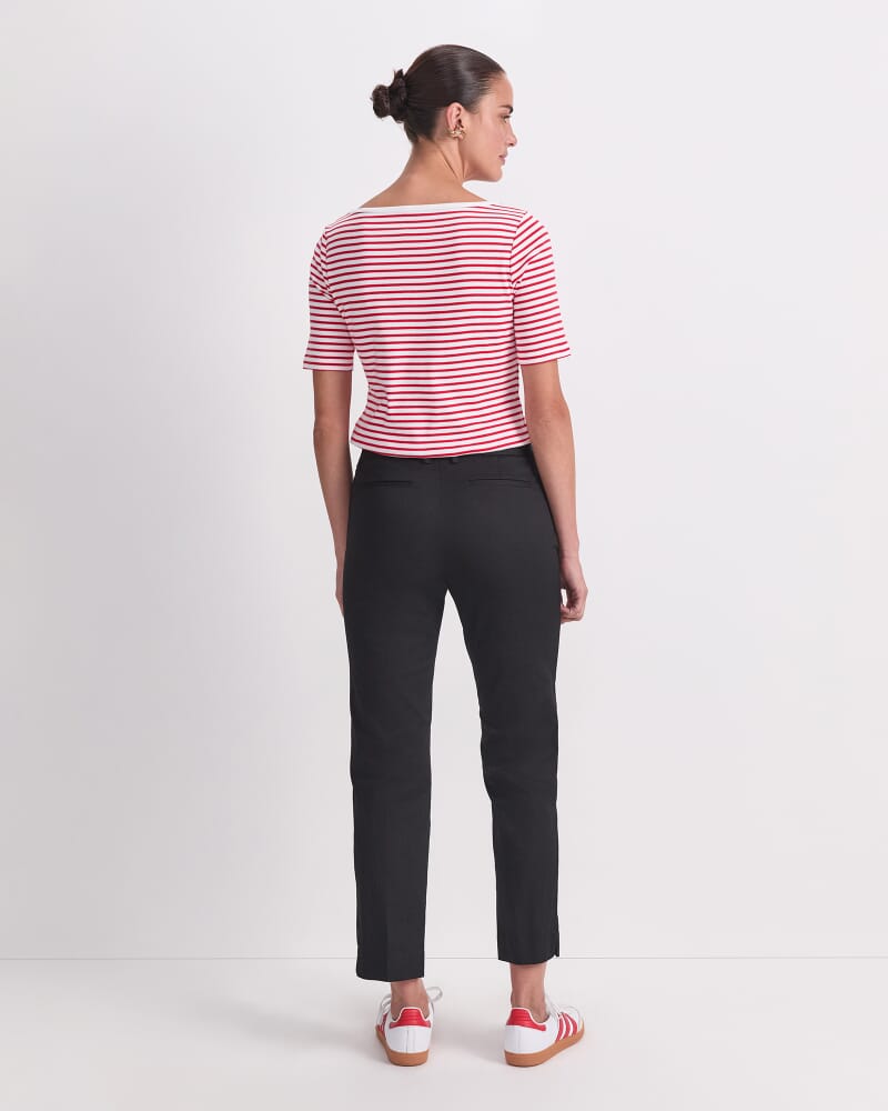 Evie Straight Capri Pant in BLACK