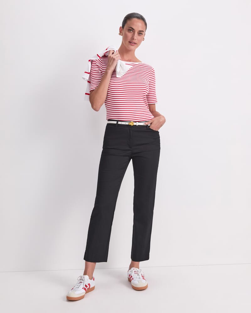 Evie Straight Capri Pant in BLACK