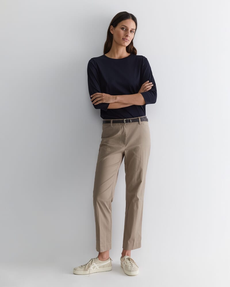 Evie Straight Capri Pant in CAPPUCCINO