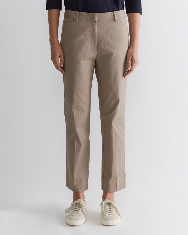 Evie Straight Capri Pant in CAPPUCCINO
