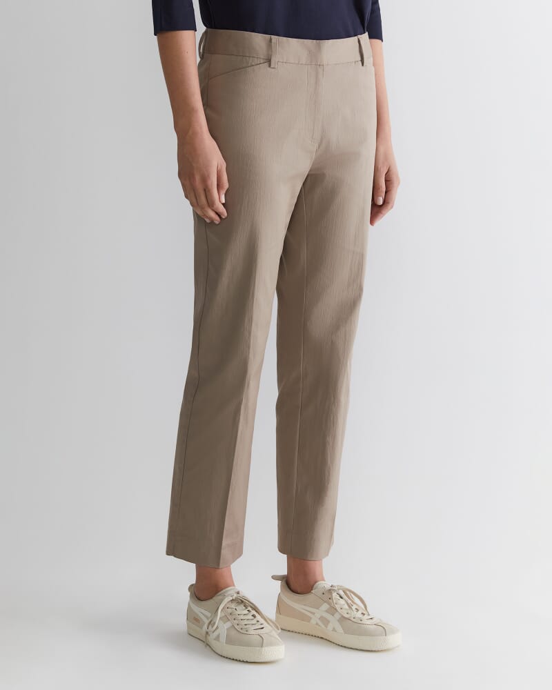 Evie Straight Capri Pant in CAPPUCCINO