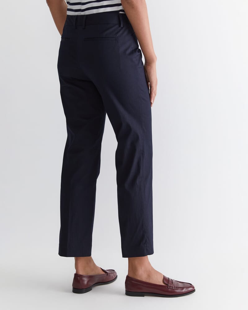 Evie Straight Capri Pant in CLASSIC NAVY