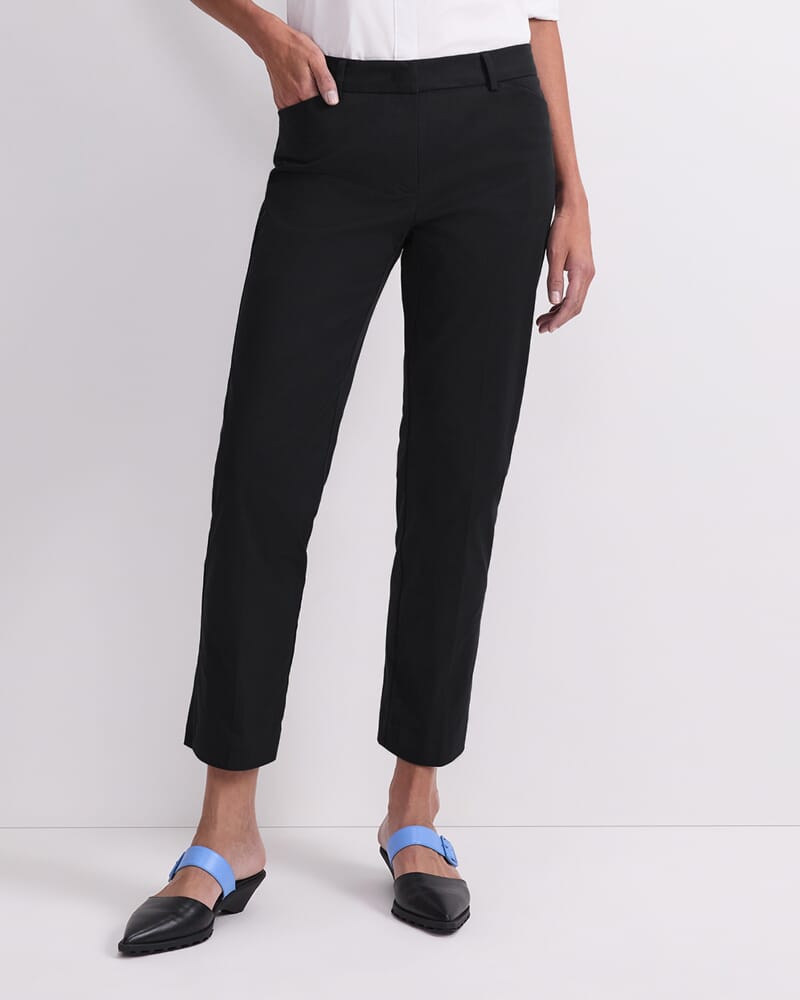 Evie Straight Capri in BLACK